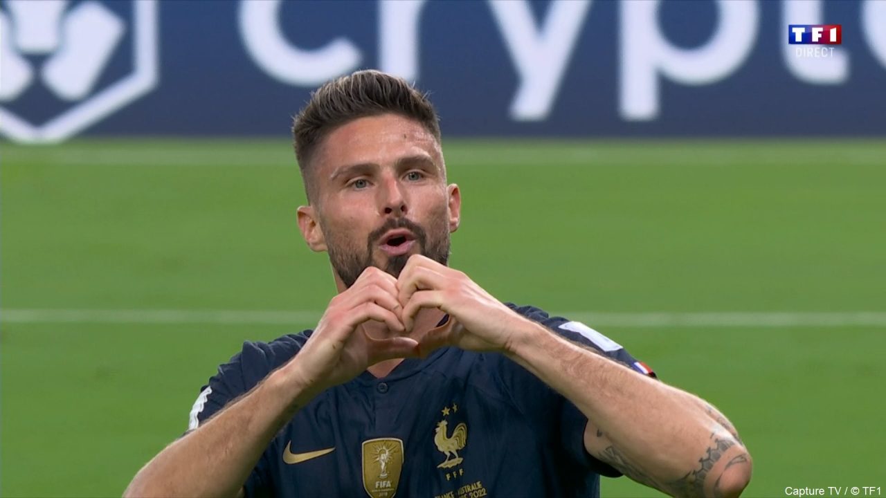 Football. TCL signe Olivier Giroud