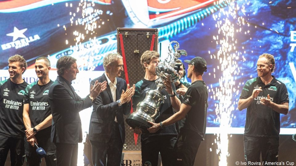 Emirates Team New Zealand vainqueurs de la 37e Louis Vuitton America's Cup