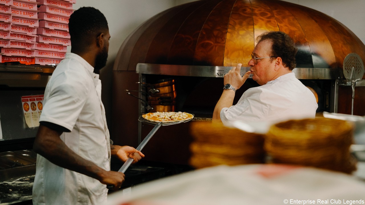 Samuel Umtiti remplace un restaurateur pour lui permettre d’aller au stade