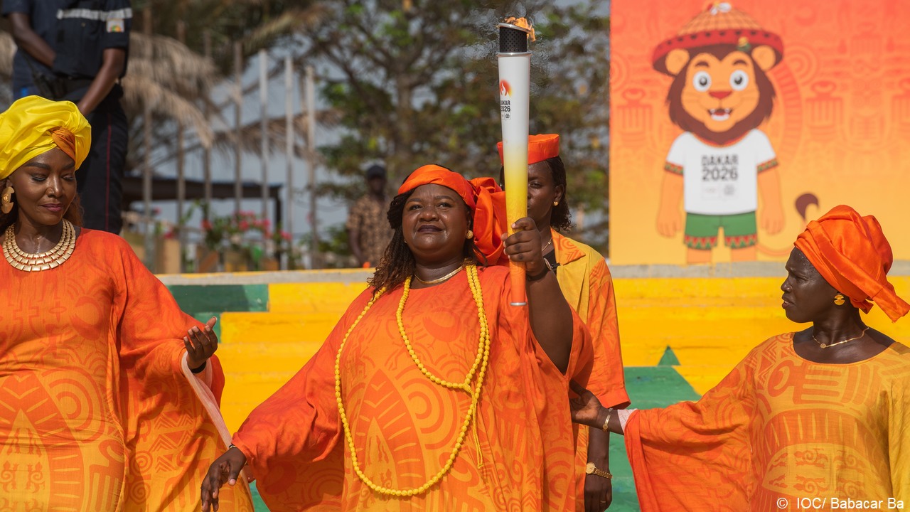 Dakar accueille la Flamme Olympique : Entre ferveur populaire et vitrine géopolitique
